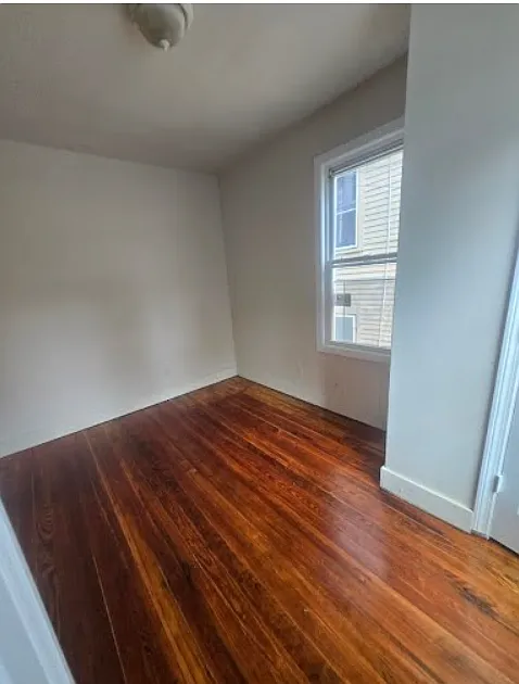Building Photo - 44 Silver St #2