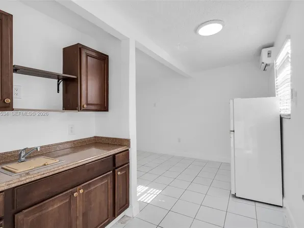 201 SW 51st Ct, Miami, FL