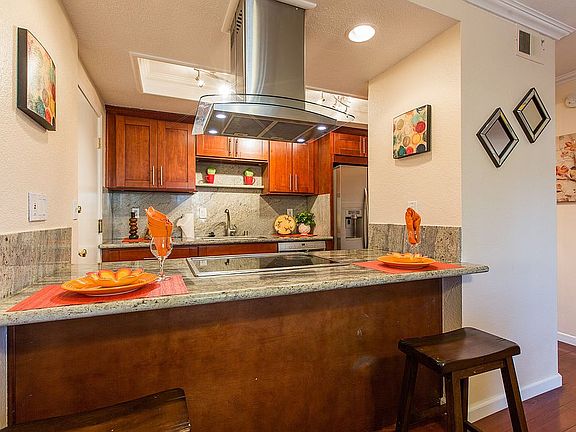 5th image of 130 Baroni Ave APT 30