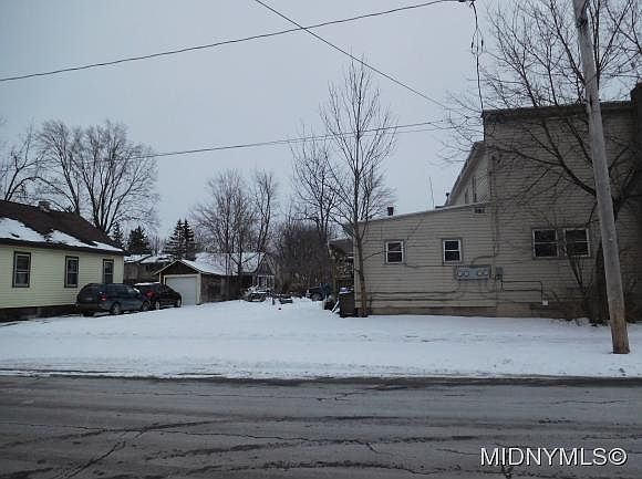 2nd image of 200 N Main St