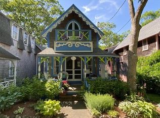 9 W Clinton Ave, Oak Bluffs, MA 02557