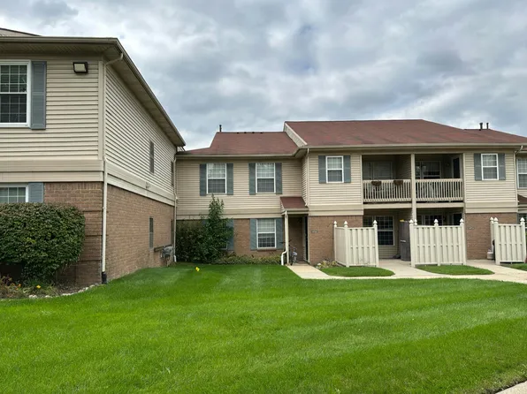 19166 Northridge Dr, Northville, MI 48167