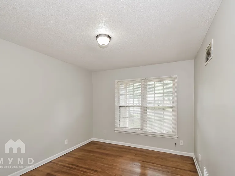 8210 Danbury Cv — Photo 15