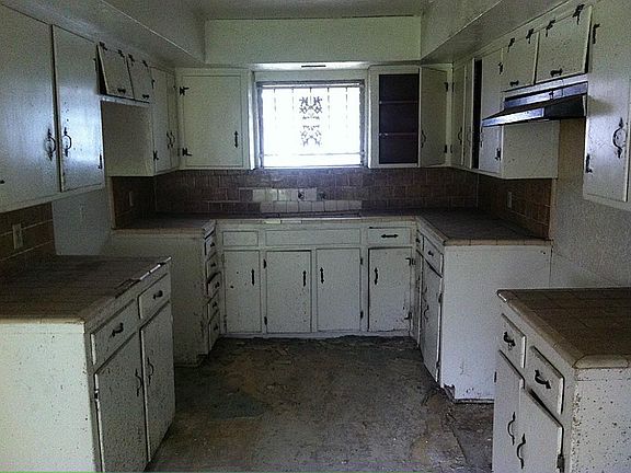 4th image of 6401 S Acres Dr
