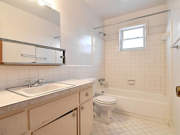 4th image of 314 Idlewylde Dr #5