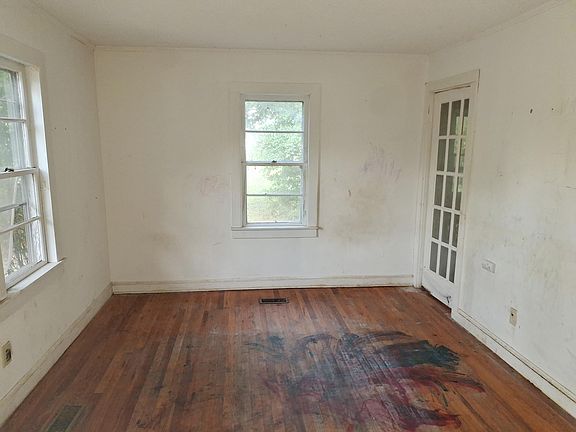 4th image of 212 Bradham Ave