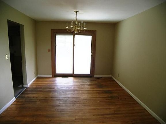 5th image of 6157 Teagarden Cir