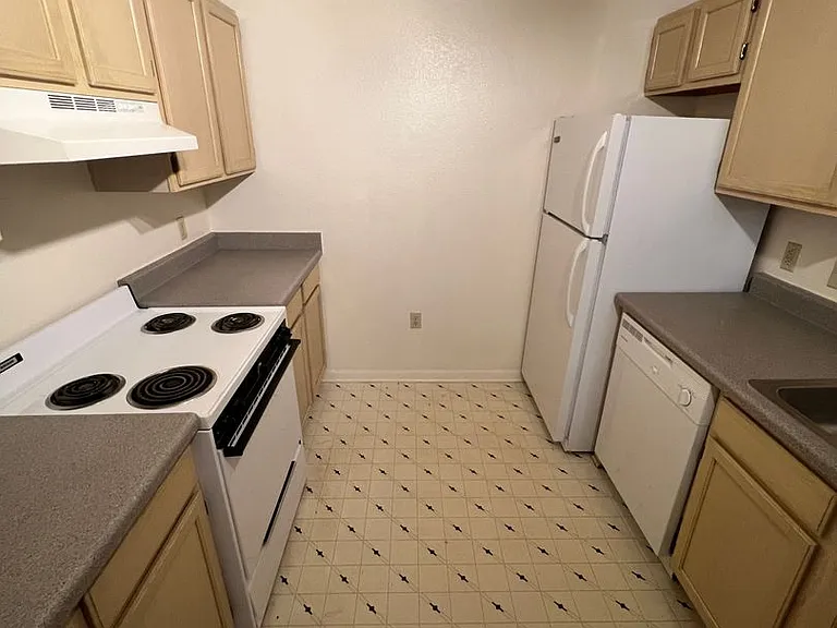 The Parkridge Apartments — Photo 22