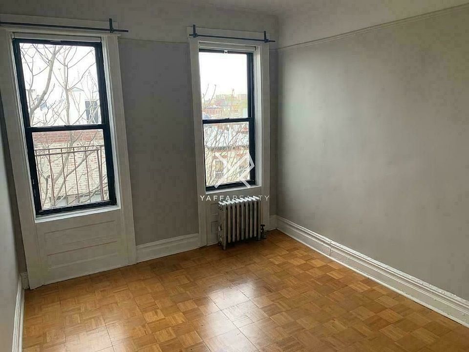 1st image of 307 12th St APT 23