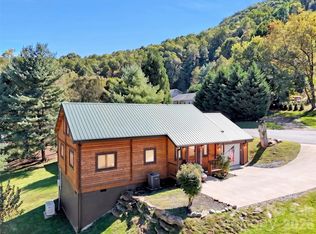 200 Linsonwood Rdg, Waynesville, NC 28786