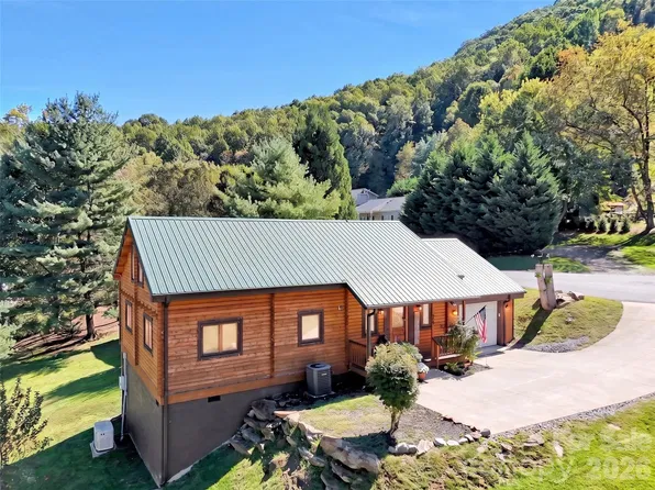 200 Linsonwood Rdg, Waynesville, NC 28786