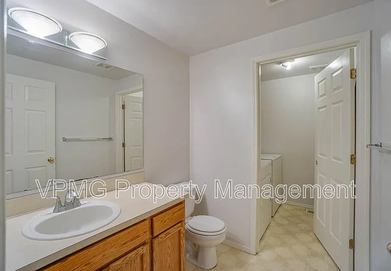 7608 NE 52nd St — Photo 4