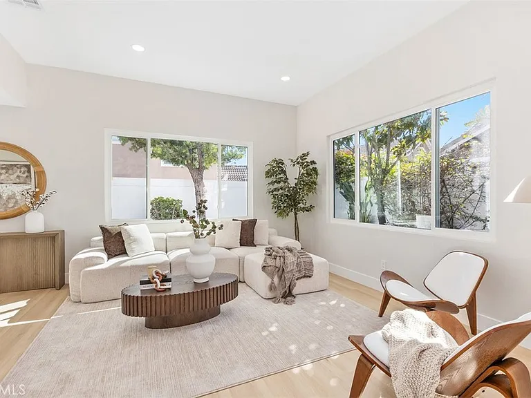 5 Chatri Cir — Photo 4