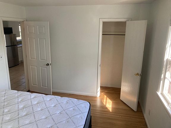 2nd image of 721 Jackson St #B