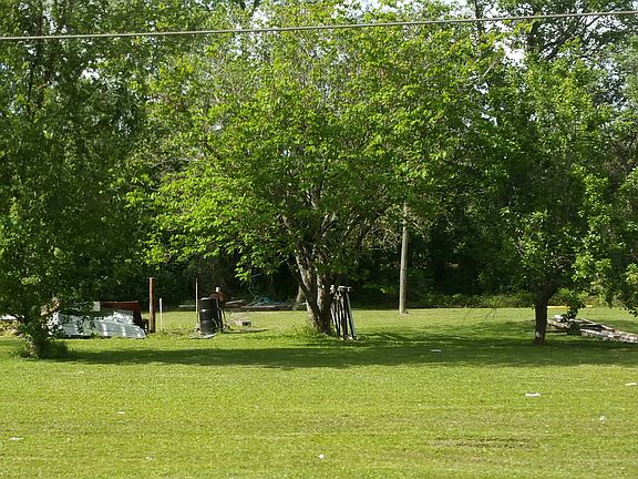 2nd image of 7085 Highway 122 E