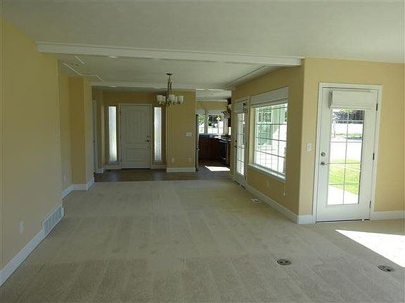 4th image of 14408 E Cloverdale Ln