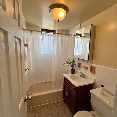 Bathroom, photo 1