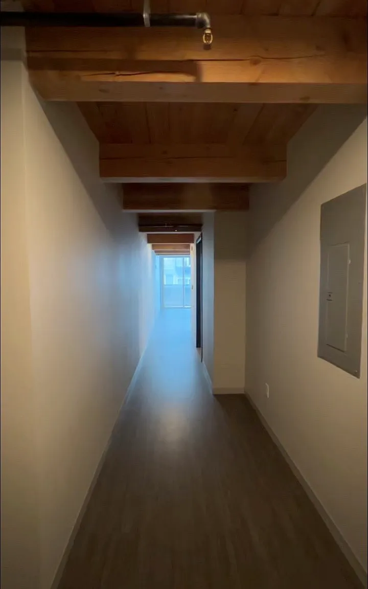 127 Broadway E — Photo 1