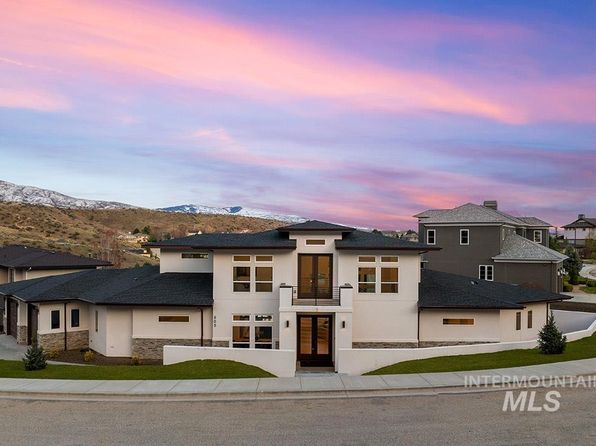 505 W Paso Fino Dr, Boise, ID 83702