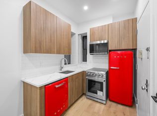 253 W 15th St #2, New York, NY 10011