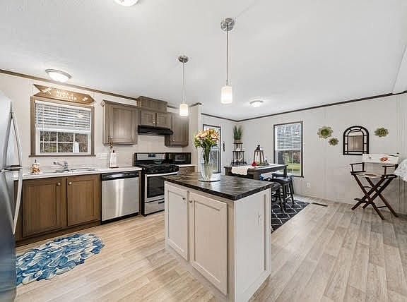 5th image of 20 Parkvue Dr
