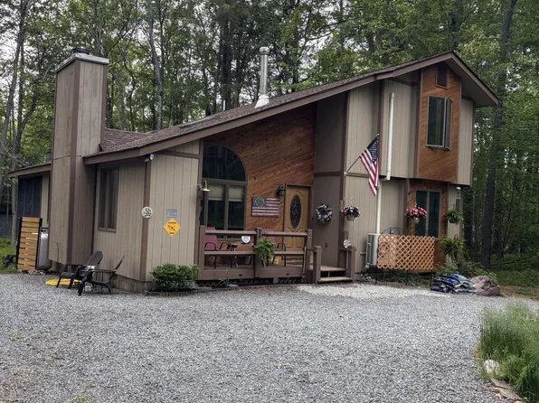 2218 White Oak Trl, Pocono Pines, PA 18350