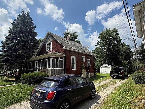 3rd image of 442 W Division St