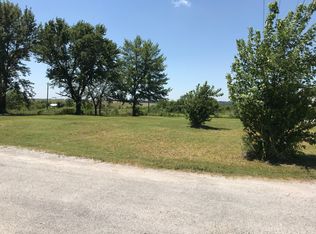 500 S Walnut St, Carterville, MO 64835