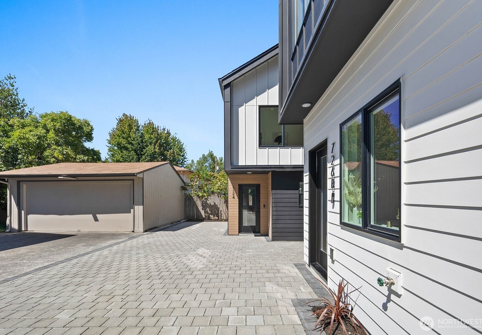 Fine ST #8 ご予約分 724 N 89TH Street, Seattle, WA 98103 | MLS #2561237 | Zillow