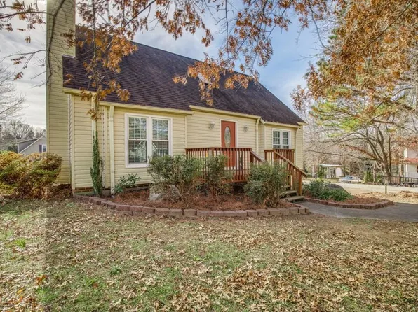 5488 Moravian Heights Ln, Clemmons, NC 27012