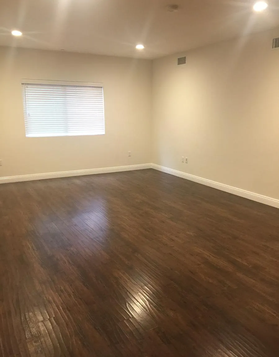 10830 Kling Street — Photo 3