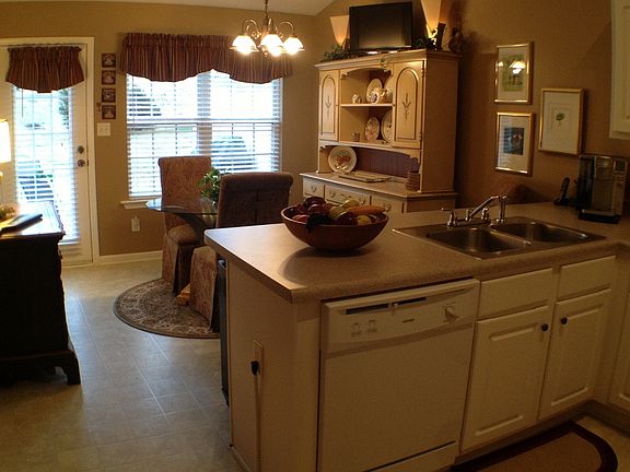 Large Breakfast Room
