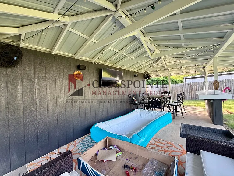 1809 Glen Arbor St — Photo 46