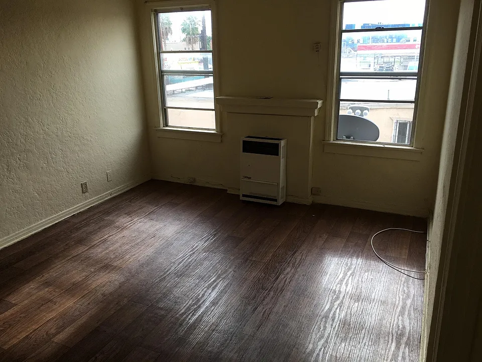 7100 S Central Ave #204