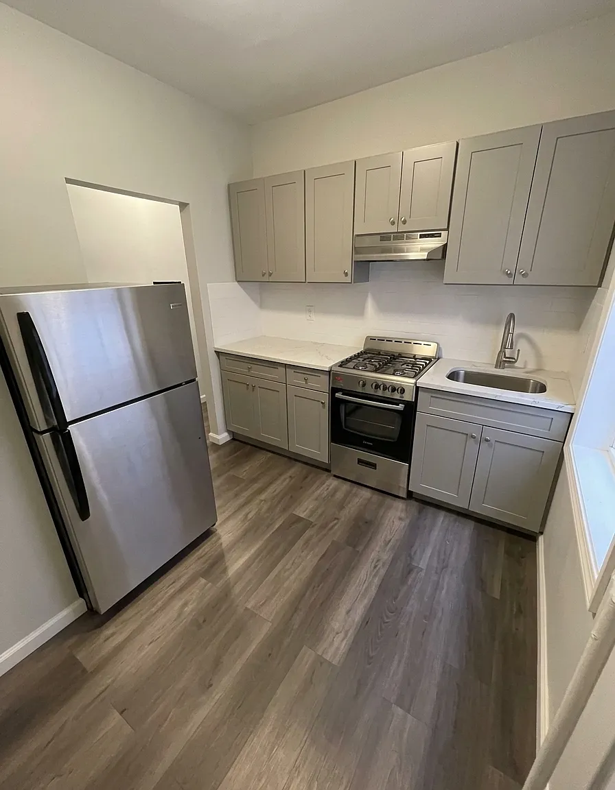 433 Kennedy Blvd — Photo 1