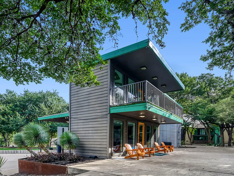 Verde Apartments — Photo 5