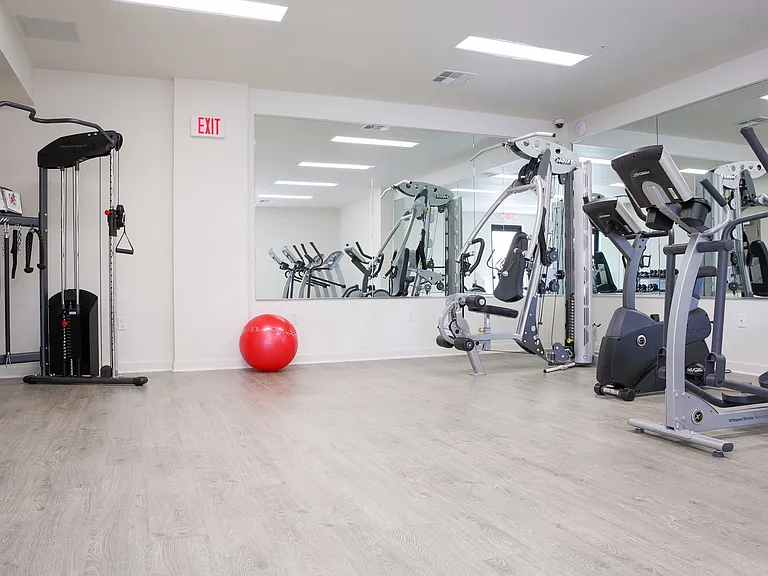 Aura NoHo Luxury Apartments — Photo 39