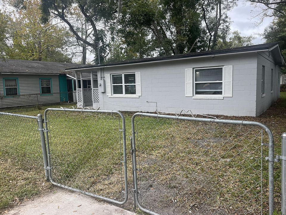 1st image of 3251 Phyllis St