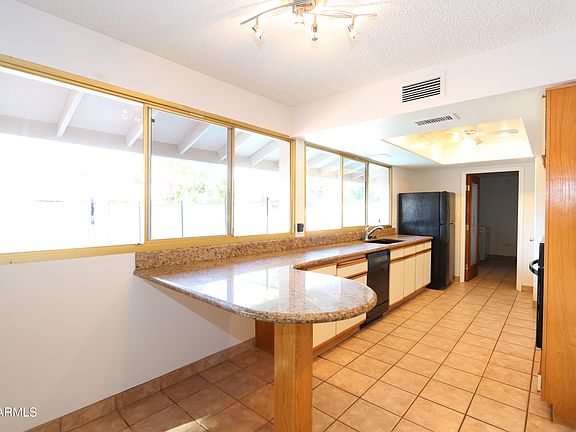 5th image of 1910 E Manhatton Dr