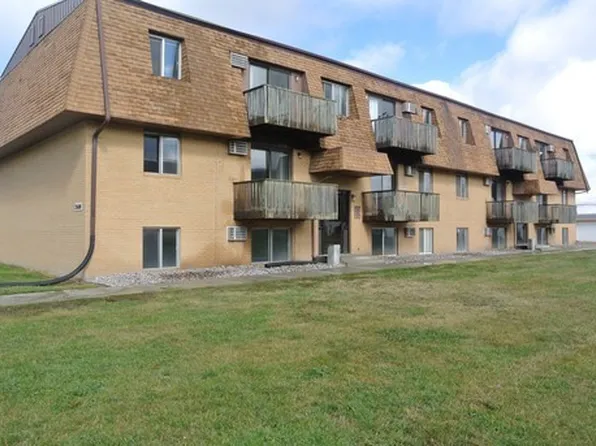 2606 4th St NW, 2606 4th St NW APT 6, Minot, ND 58703