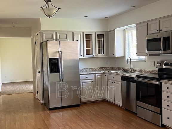 2nd image of 596 Beaufort Ct
