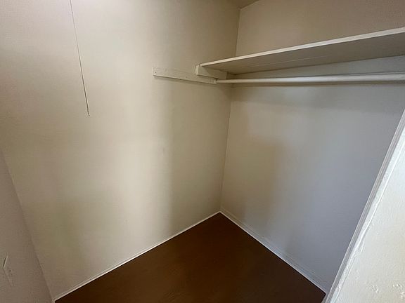 5th image of 3704 W 4th St #409