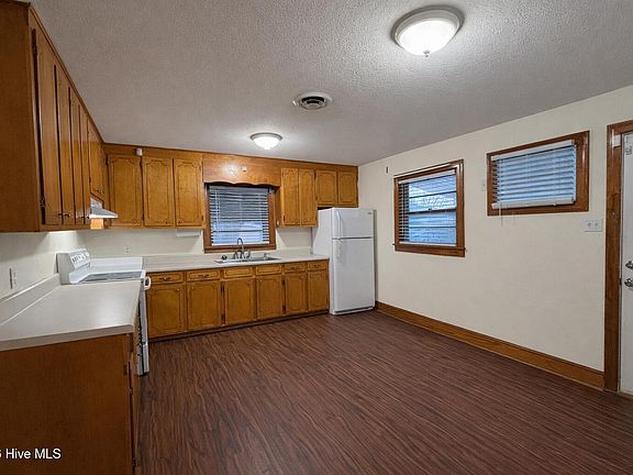 3rd image of 2805 Mclain Street