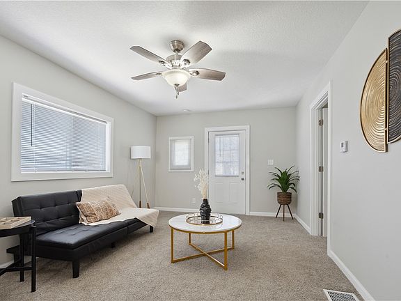4th image of 2323 Maple St