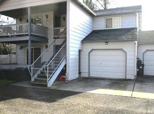 522 Village Dr, Central Point, OR
