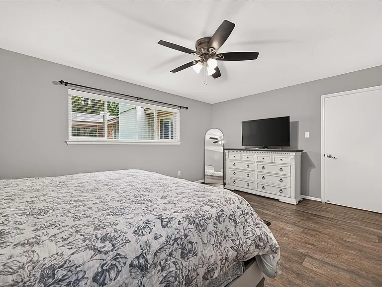 23011 Fox Hunt Dr — Photo 43