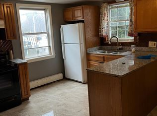 46 N Main St FLOOR 1, Bradford, RI 02808
