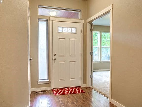 4th image of 1611 NE 158th Ct