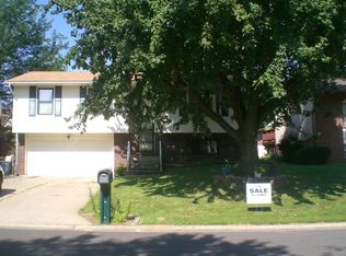 321 Las Olas Dr, Belleville, IL 62221