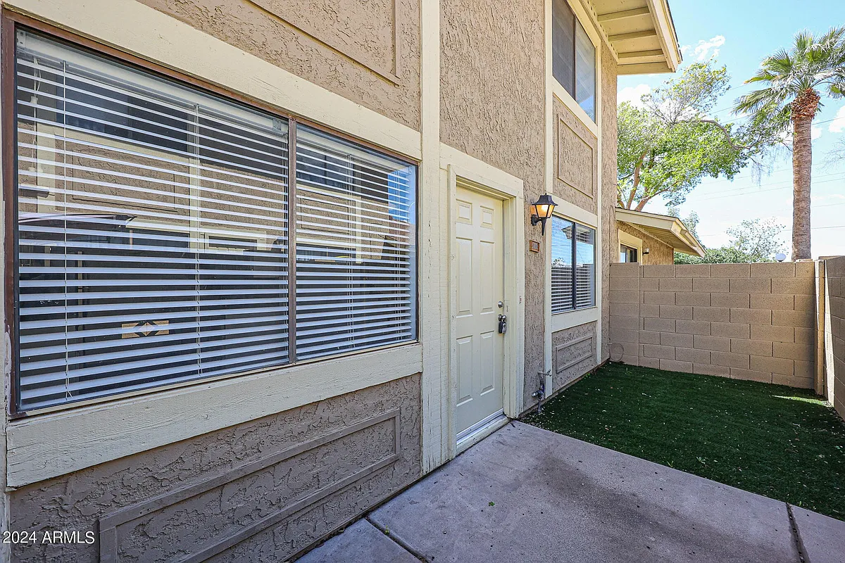 Building Photo - 1231 N Granite Reef Rd